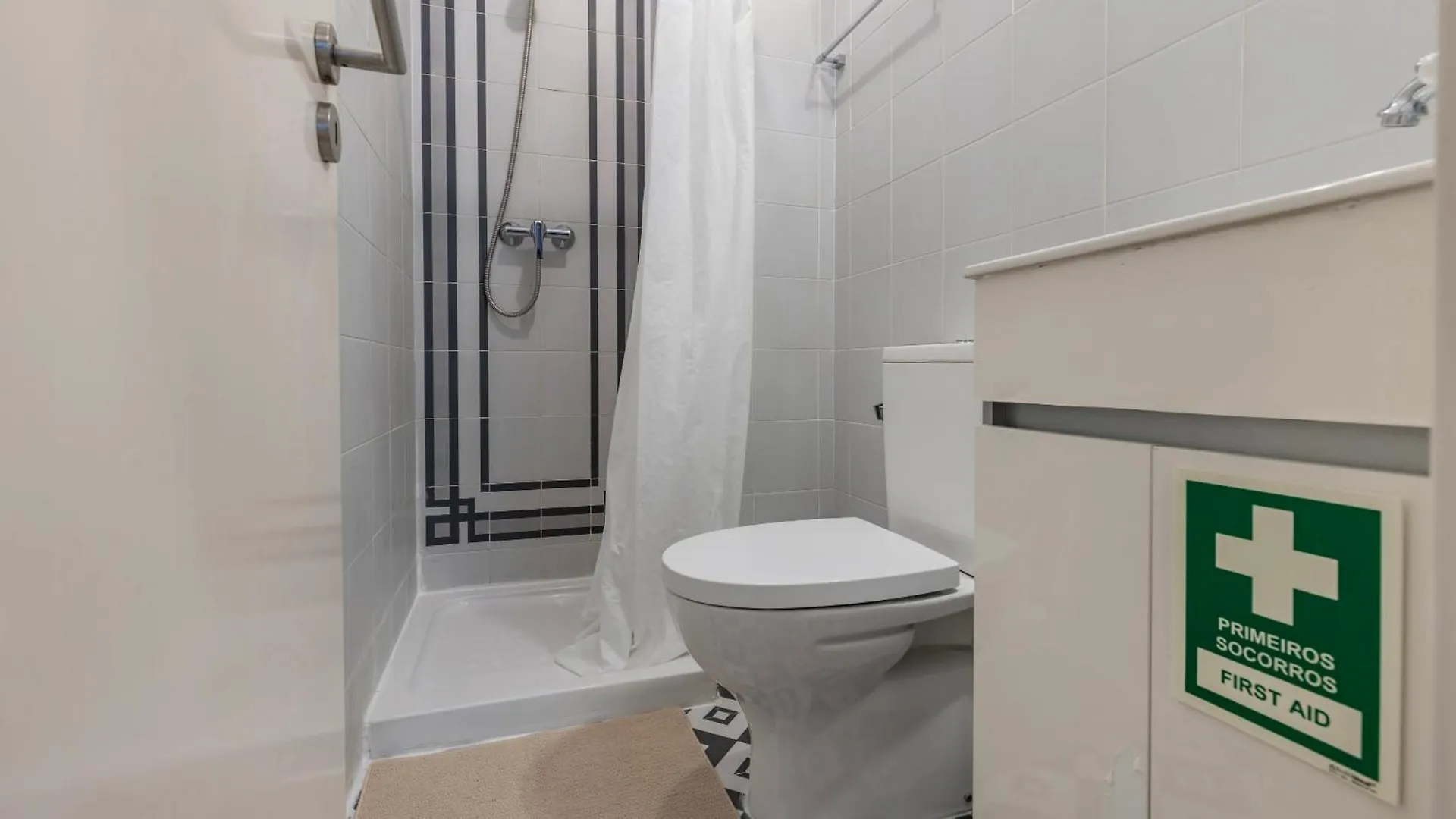Portuguese Charm Guesthouse By Lovelystay Lisboa Portekiz