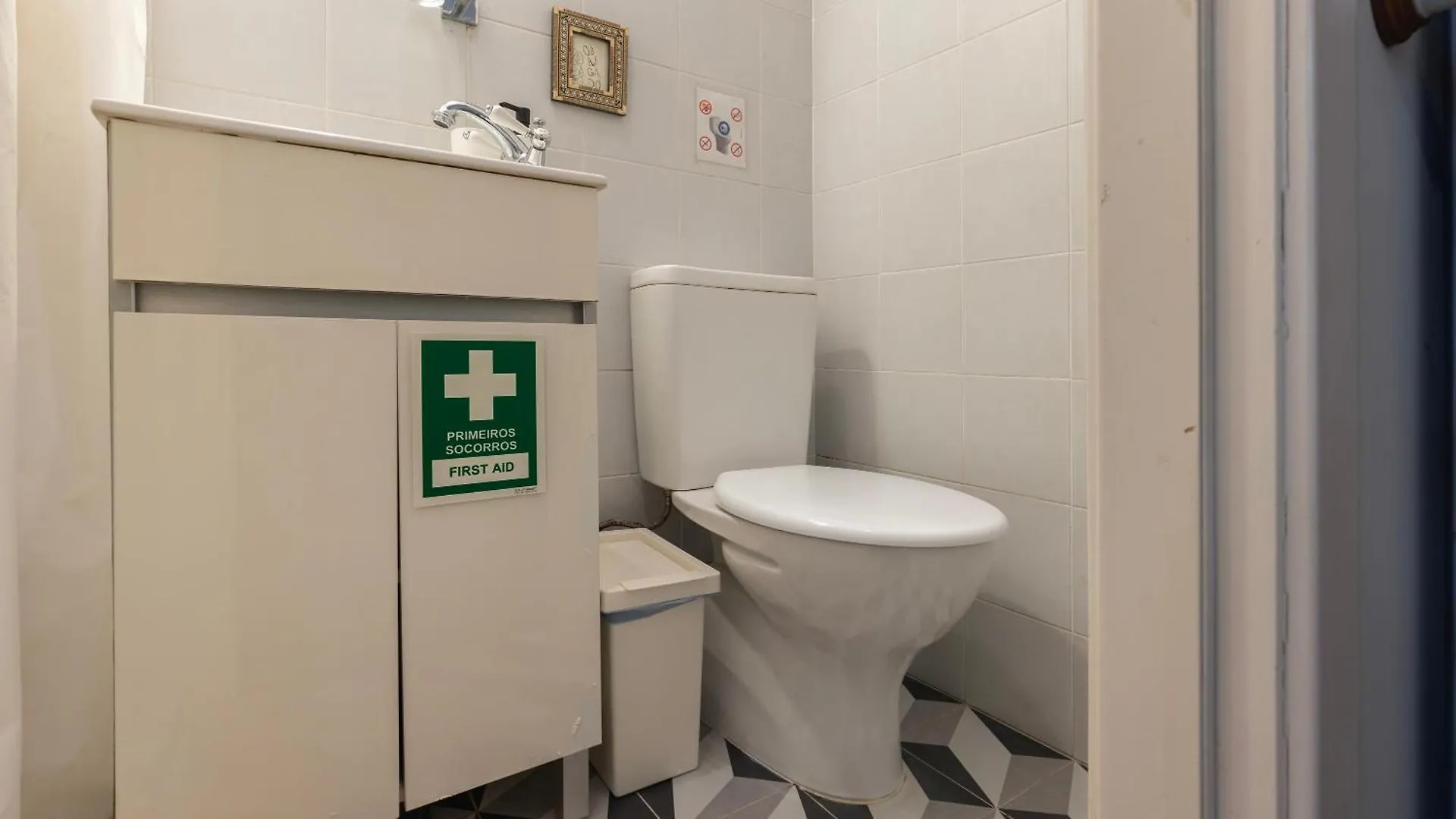 Konukevi Portuguese Charm Guesthouse By Lovelystay Lisboa Portekiz