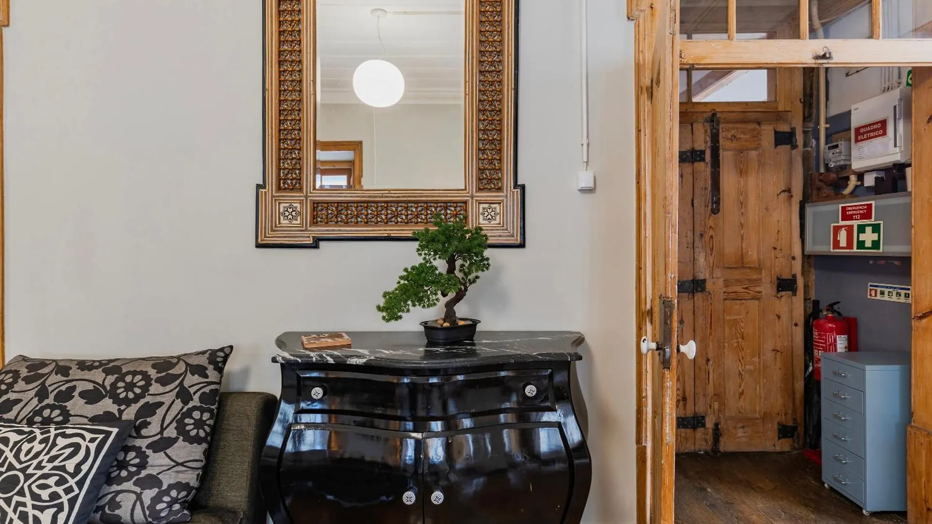 Konukevi Portuguese Charm Guesthouse By Lovelystay Lisboa